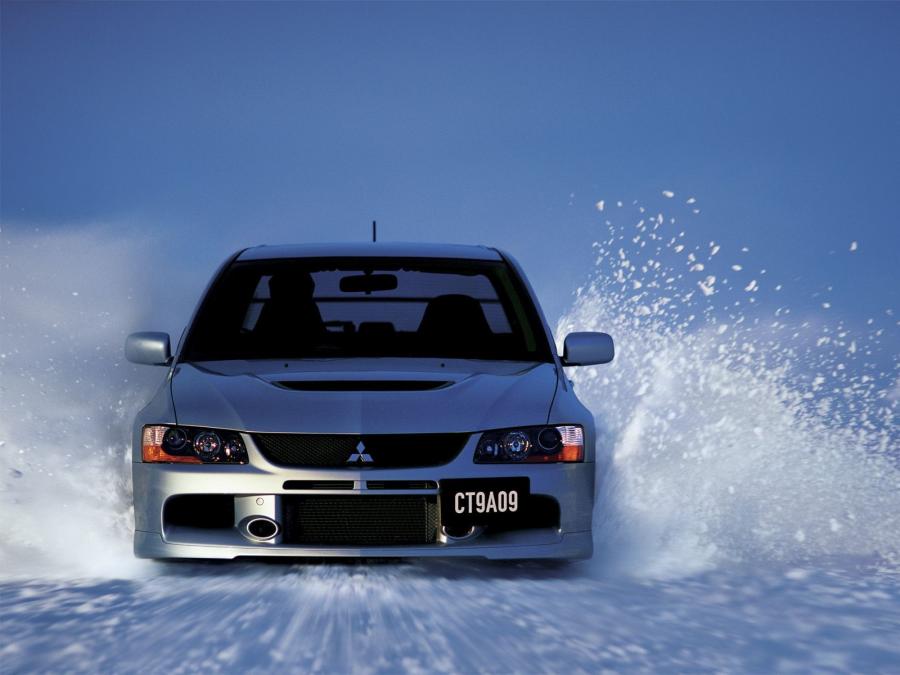  Mitsubishi Lancer Evolution IX 2005 года  (фото 1 из 32)